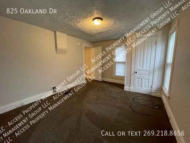 Building Photo - 3 bed home for rent Oakland Drive, Kalamazoo!