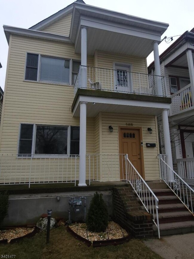 Building Photo - 163 Meade Ave