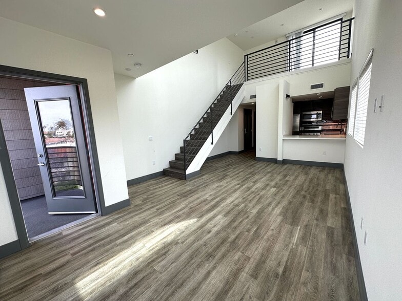 Building Photo - 3743 Midvale Ave