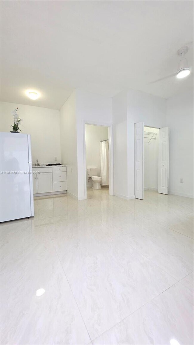 Building Photo - 14552 SW 158th Ct