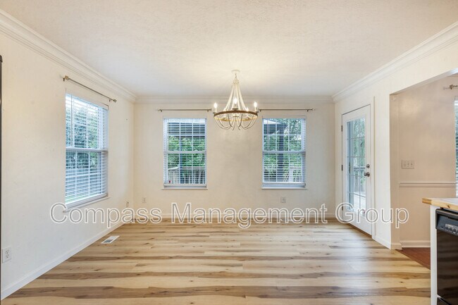 Building Photo - 1136 Paxton Dr