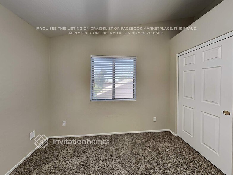 Building Photo - 8802 E University Dr