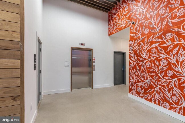 Building Photo - 1501 N 31st St