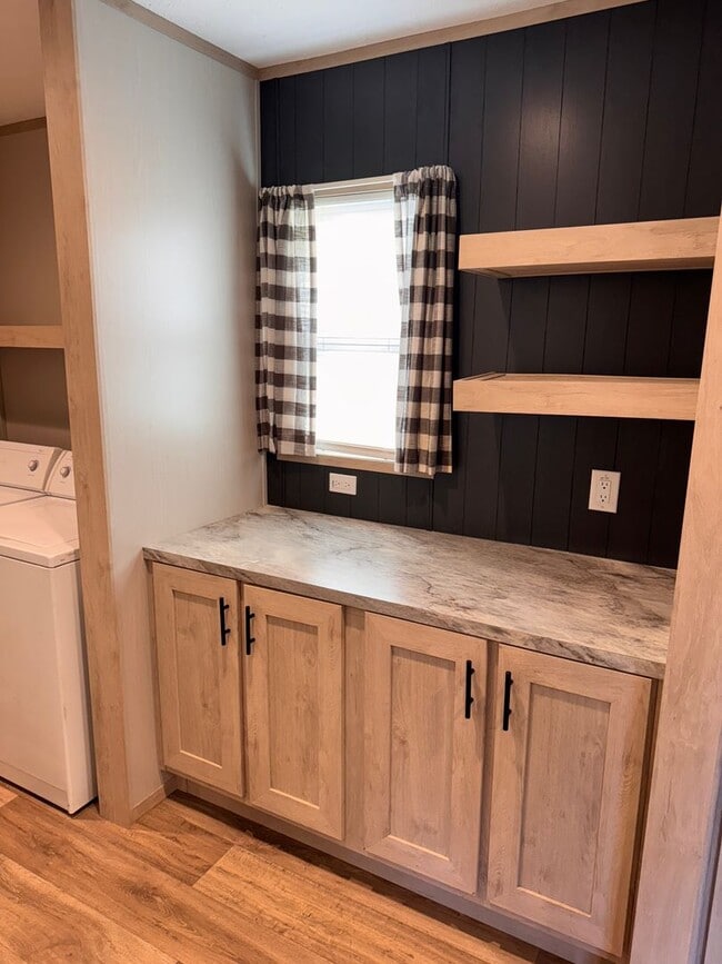 Building Photo - 3 Bedroom || 2 Bathroom in Concord