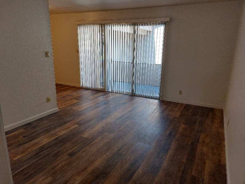 Building Photo - 1100 Ranchero Way