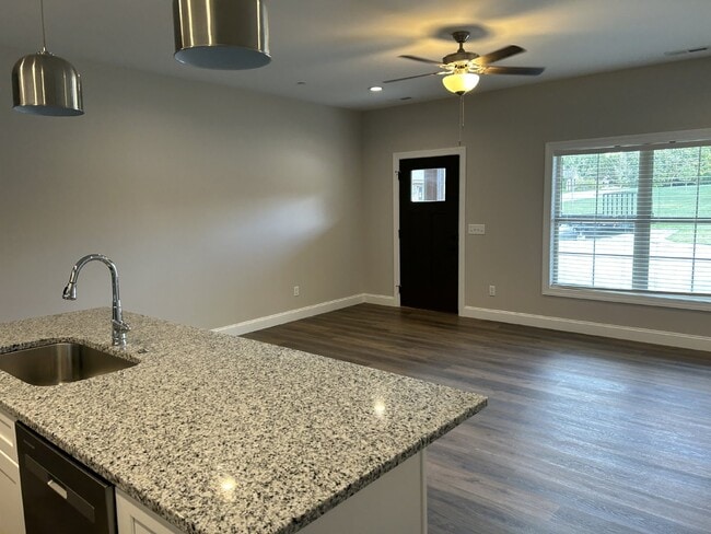 Building Photo - Now Leasing: 1 Bedroom, 1 Bathroom Apartment in Cypress Ridge