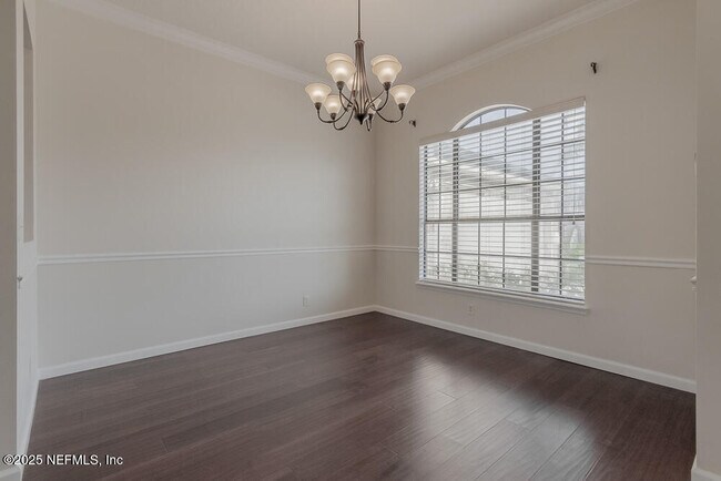Building Photo - 12080 Scarsdale Dr