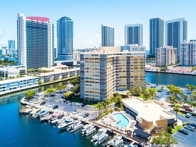 Building Photo - 100 Golden Isles Dr