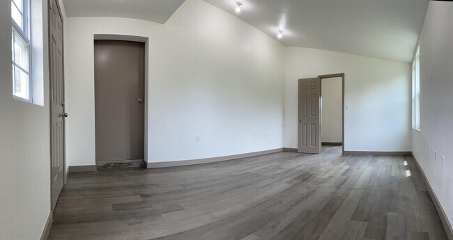 Building Photo - 2313 Vineyard Creek Rd