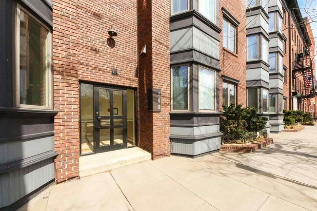 Building Photo - 200 Christopher Columbus Dr