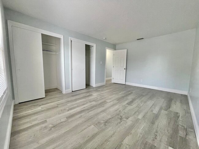 Building Photo - 4730 Coquina Key Dr SE