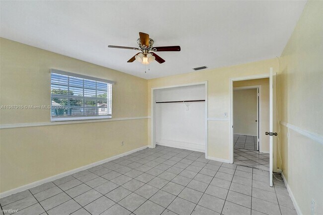 Building Photo - 3 br, 2 bath House - 561 NW 45th Ter # 0