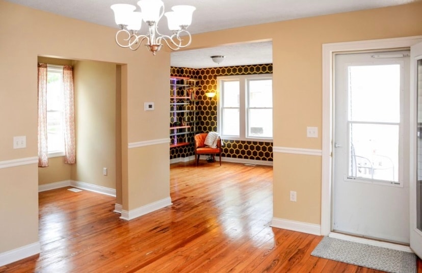 Building Photo - 916 Zeeland Ct NE