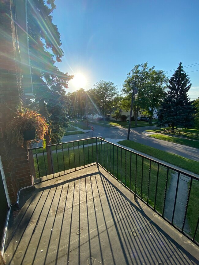 Building Photo - Royalton