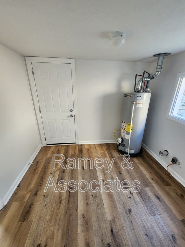 Building Photo - 2112 Ratcliffe Ave