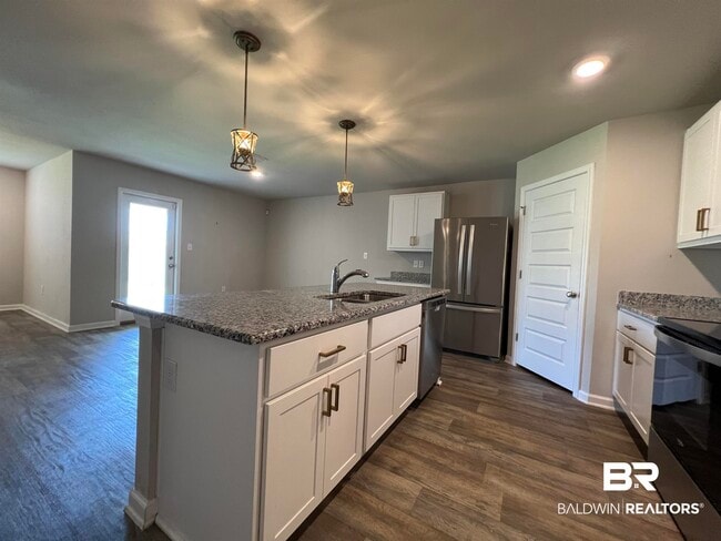 Building Photo - 23904 Songbird Dr