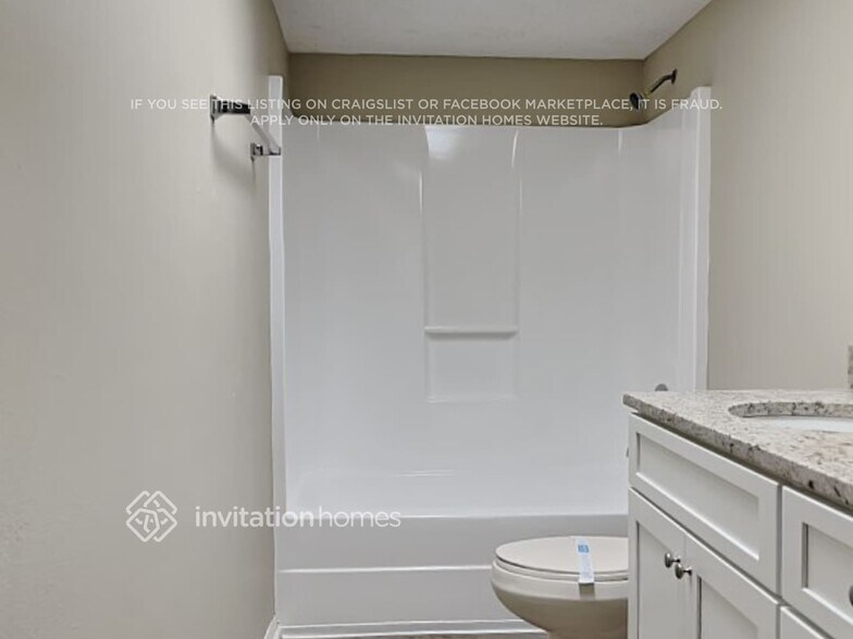 Building Photo - 2301 Beechwood Ct