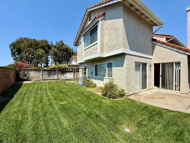 Building Photo - Beautiful Gated Rancho Montecito!