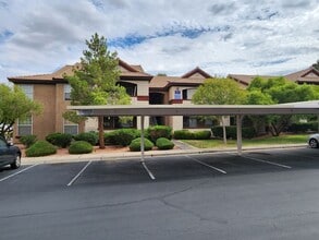 Building Photo - Cozy 1Bed/1Bath 2nd floor Condo in Henderson!  MOVE IN SPECIAL- $300 OFF FIRST MONTHS RENT!