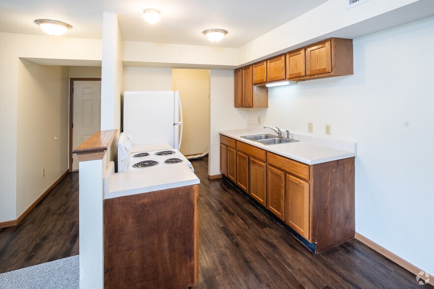 2BR, 1.5BA - 980SF - Kitchen - The Charleston