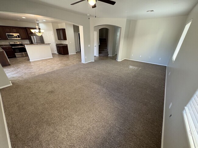 Building Photo - 2,500 sq ft 4 bedroom + Den home in Rancho Sahuarita