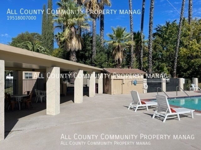 Building Photo - 28543 Via Las Flores