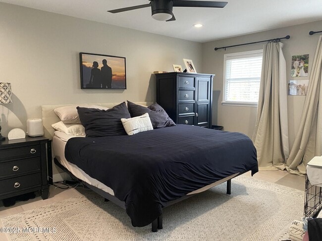 Building Photo - 11 Walnut Ct