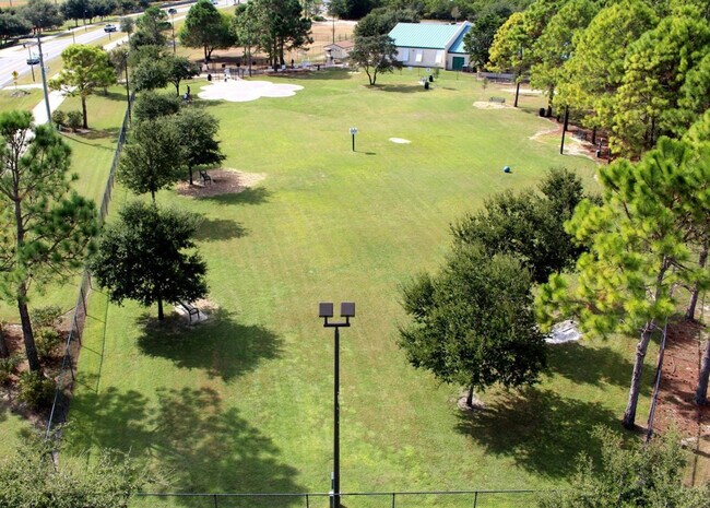 Building Photo - 4000 Gulf Terrace Dr