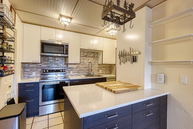 Building Photo - 1063 Vail View Dr