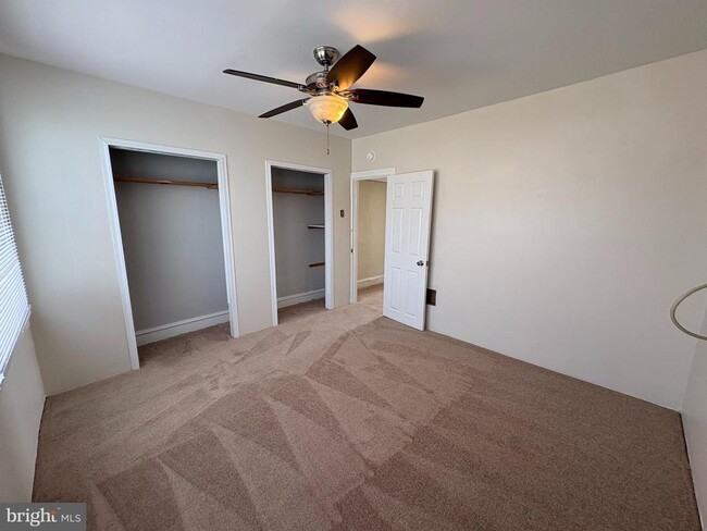 Building Photo - 198 W Thelma St