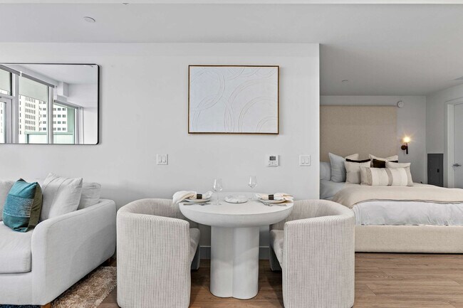 Building Photo - 1049 Seventh Avenue-SI FL7-ID1228264P