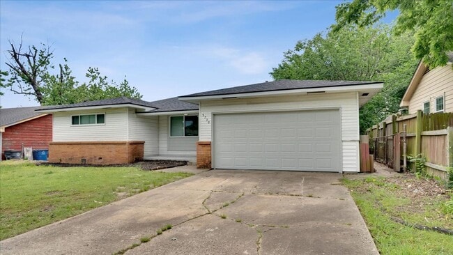 Building Photo - Beautiful 3 bedroom / 2 bath