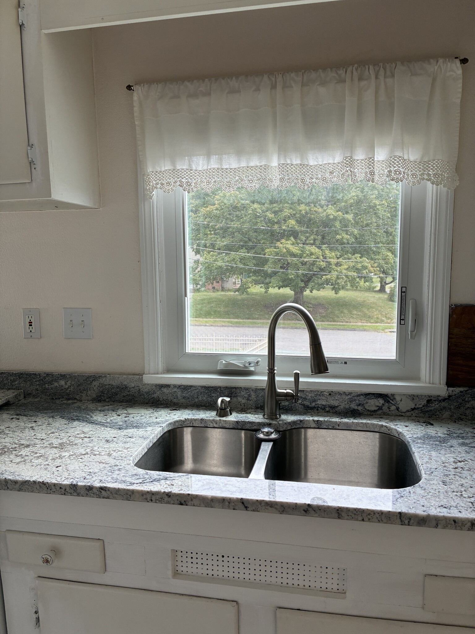 New faucet and sink - 197 Carter Ln