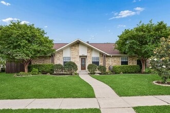 Building Photo - 940 Cherokee Trail