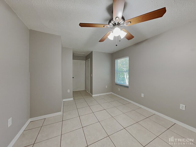 Building Photo - 24 Pineland Ln