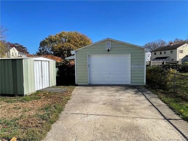 Building Photo - 213 Larkin Ct