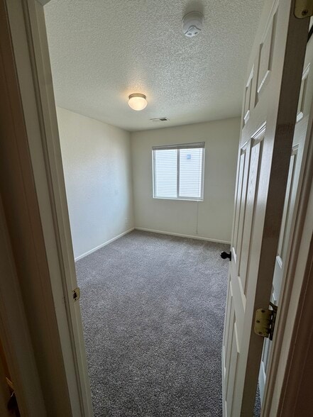 Building Photo - 3931 Ariel Ave