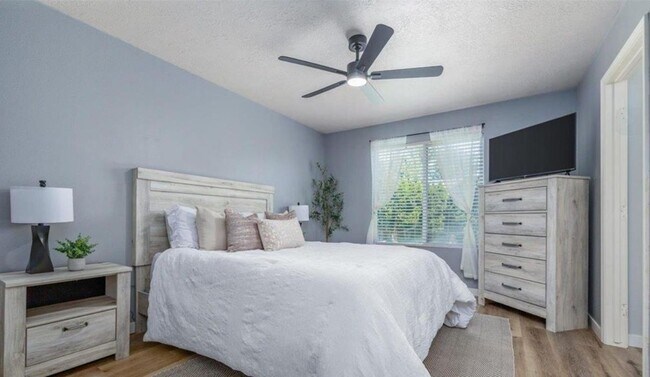 Building Photo - 4 Bedrooms • Single Level • Prime Meridian Location