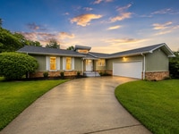 Building Photo - Beautiful Home Large Garage Highly Desired For Rent