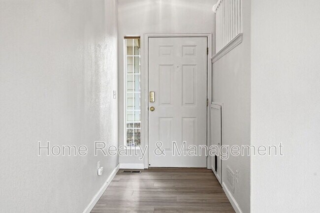 Building Photo - 5174 E 119th Way