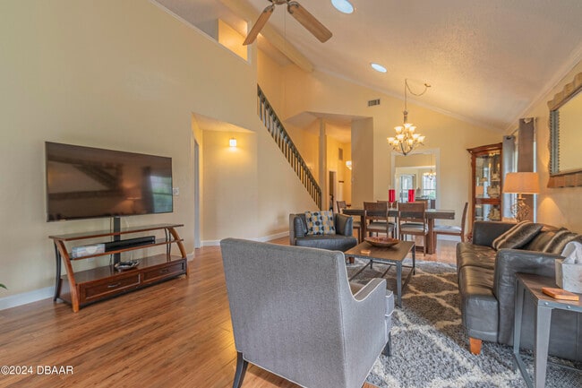 Building Photo - 6236 Clover Bend Dr