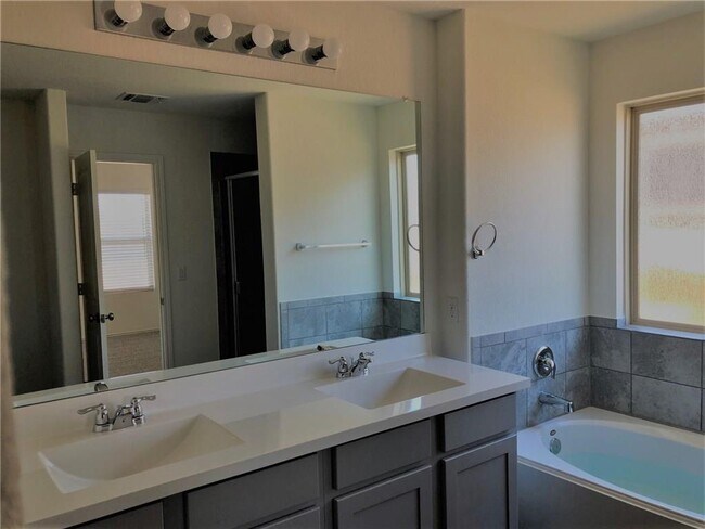 Building Photo - 3808 Ignacio Dr