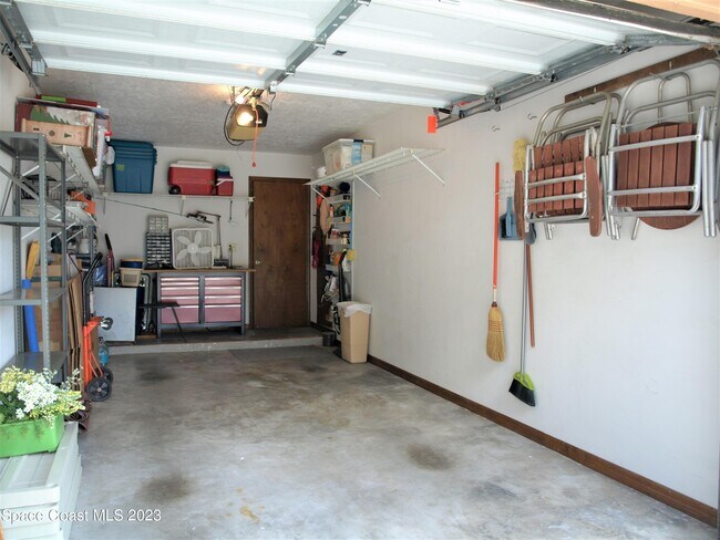 Building Photo - 9012 York Ln