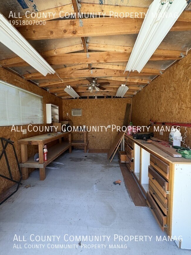 Building Photo - 39560 Bonaire Way