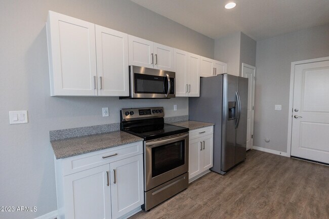 Building Photo - 2950 N 38th St