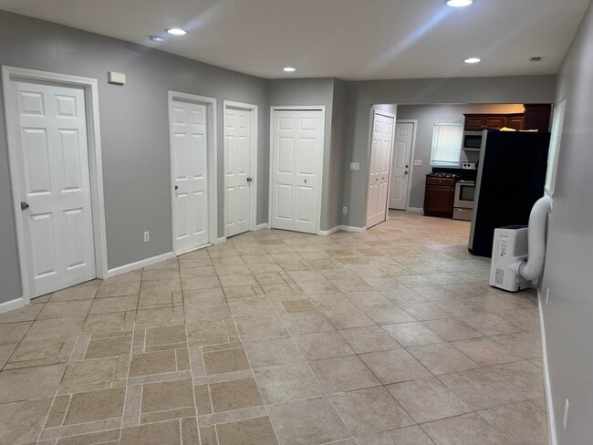 Building Photo - 28581 Brentwood St