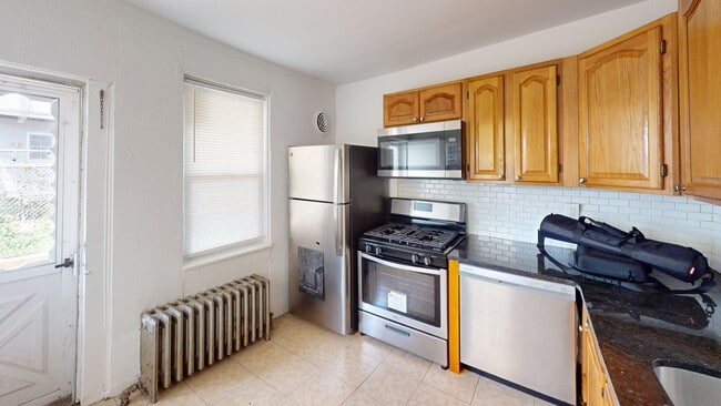 Building Photo - 3056 Mercer St