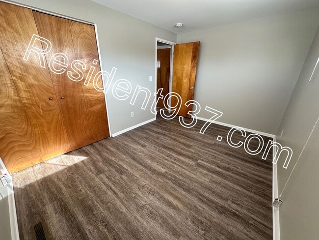 Building Photo - 3 Bed 1 Bath Home