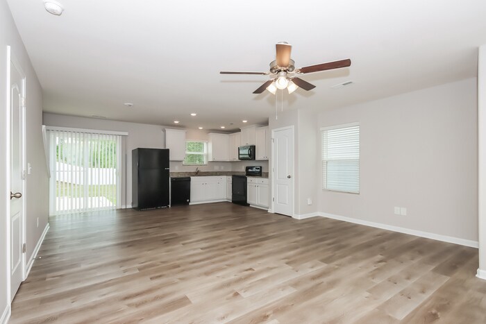 Building Photo - 4008 Everest Dr