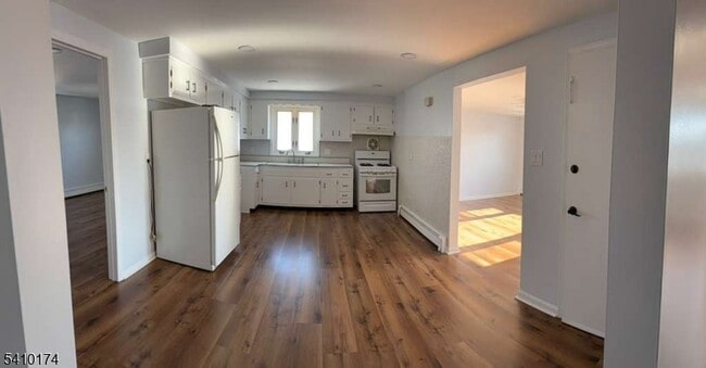 Building Photo - 20 Bayliss St